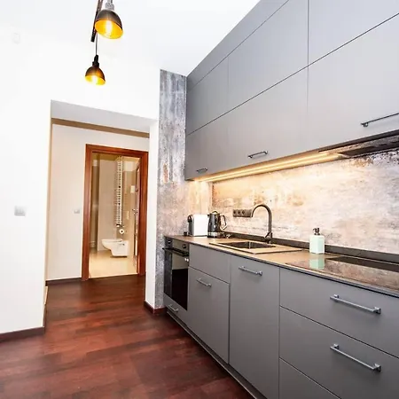 דירה Inpoint 2-bedrooms With Private Garden And Free Parking קרקוב
