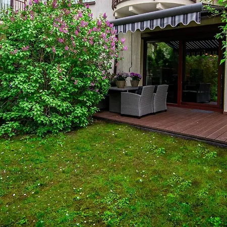 Inpoint 2-bedrooms With Private Garden And Free Parking * كراكوفيا
